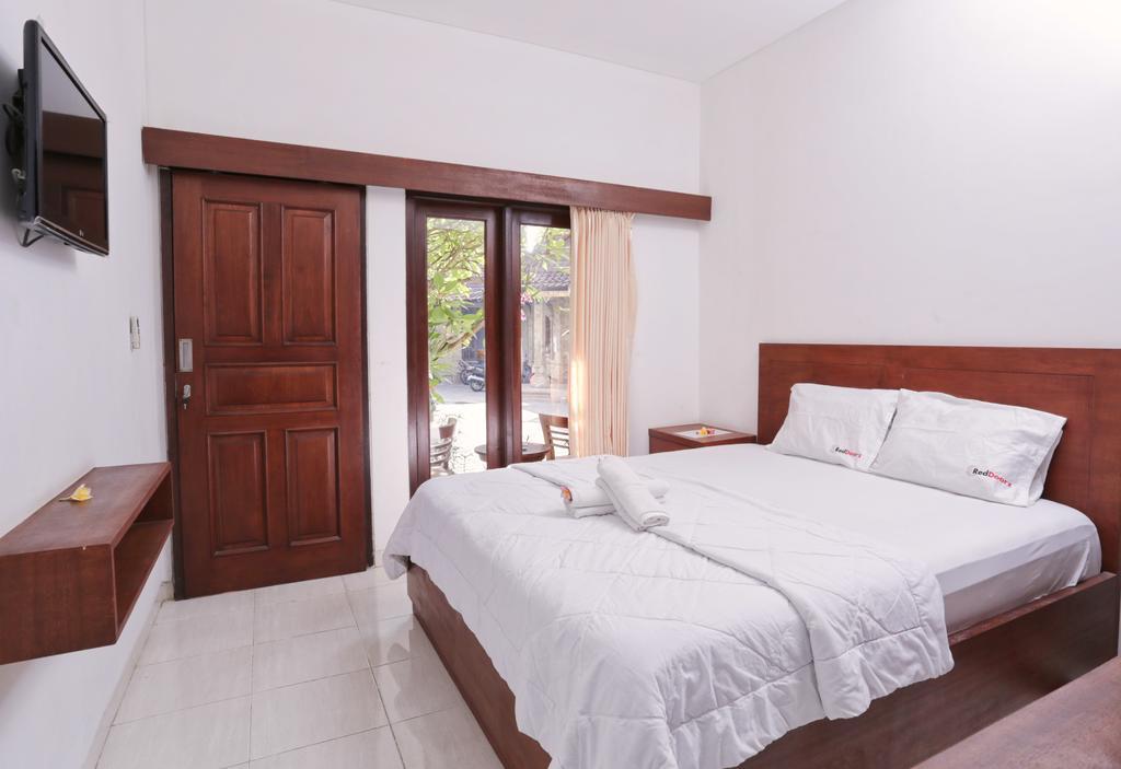 Hotel Reddoorz @ Pendawa Kartika Plaza 3*
